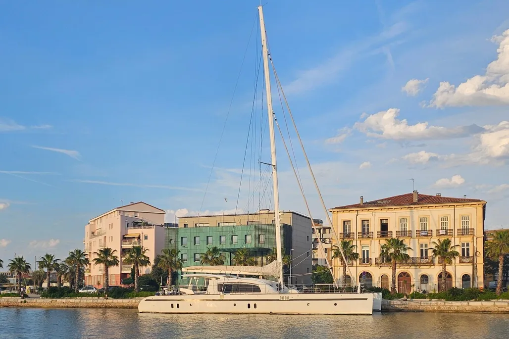TAINO (Catana 85)